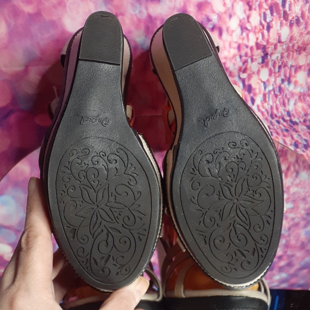 QUPID FINDER - Nude Coral Strap Black Trim Wedges - Picture 7 of 11